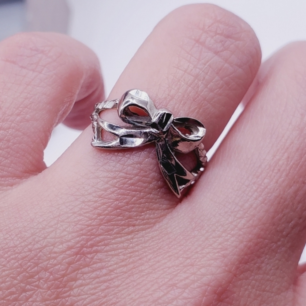 Silver Bow Ring - Picture 6 of 7